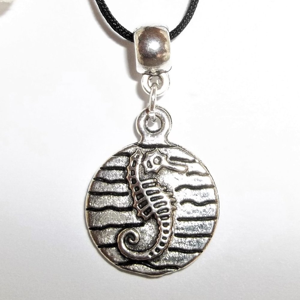 Necklace, Pendant, Seahorse Necklace, Seahorse Jewelry, Silver Seahorse 8051 - Picture 1 of 9
